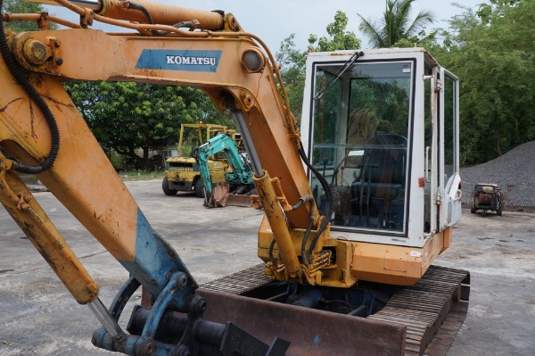 PC 40-6 KOMATSU tłoki i pierścienie